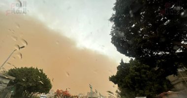 عاصفة ترابية تضرب القاهرة الكبرى وإثارة الرمال والأترية وانخفاض الرؤية الأفقية