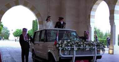 زفاف ولى عهد الأردن.. الأمير الحسين والأميرة رجوة يصلان إلى قصر الحسينية.. صور