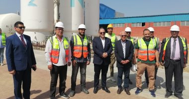 وزير الصناعة يتفقد مصنع إنتاج الغازات في بورسعيد استعدادا لافتتاحه