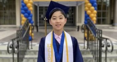قصة طفل صينى 12 عامًا تخرج فى الجامعة وبدأ دراسة الطيران.. فيديو