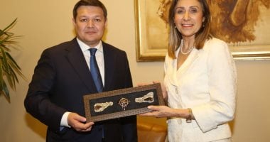 وزيرة الثقافة تلتقى نظيرها الكازاخي لبحث تعزيز التعاون فى المجالات الثقافية