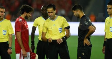 الأهلي يدرس تقديم شكوى للكاف ضد حكم مباراة الوداد المغربى فى نهائى أفريقيا