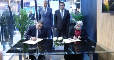 وزير الصحة يشهد توقيع بروتوكول بين "أكديما" والقابضة القطرية لتصدير الدواء المصرى