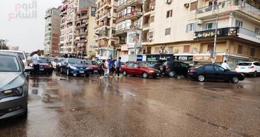 سقوط أمطار غزيرة بالدقهلية يصاحبها ارتفاع فى درجات الحرارة.. صور وفيديو