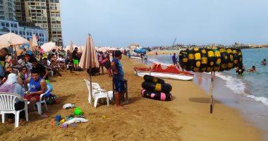 "السياحة والمصايف": شواطىء شرق الإسكندرية تسجل نسبة إقبال 40%