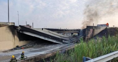 "القاهرة الإخبارية": حريق  يتسبب في انهيار الطريق الرئيسي في فيلادلفيا الأمريكية