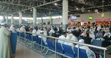 البحوث الإسلامية يطلق أول قافلة للتوعية بمناسك الحج داخل مطار القاهرة الدولى