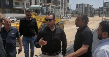 رئيس جهاز "دمياط الجديدة" يتفقد أعمال رصف الطرق وتنسيق الموقع بمشروع جنة 