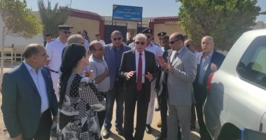 محافظ جنوب سيناء يتابع سير لجان الثانوية العامة بمدرسة أبو رديس