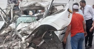 إصابة شخصين  فى حادث انقلاب سيارة على الطريق الصحراوى الغربى بجهينة سوهاج
