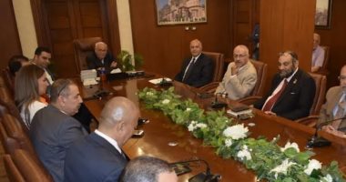 عادل الغضبان يلتقى رئيس اتحاد نقابات عمال بورسعيد