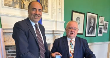 السفير المصري فى دبلن يلتقى رئيس البرلمان الأيرلندى