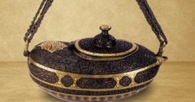 هل شاهدت كشكولا مصنوعا من الحديد والذهب؟ موجود ويعرض بـمتحف الفن الإسلامى