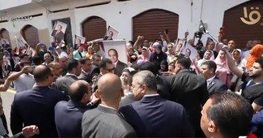 الرئيس السيسى يجرى حديثا مع مسؤولى مبادرة "ازرع" ويطمئن على أهالى الأبعادية