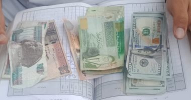 العثور على حقيبة أموال داخل جراج بمطار القاهرة.. والأمن يسلمها لصاحبها