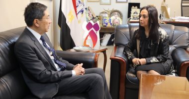 مايا مرسى تستقبل سفير سنغافورة وتستعرض جهود مصر فى مجال تمكين المرأة