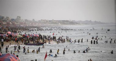 شواطئ غزة كاملة العدد بعد ارتفاع درجات الحرارة