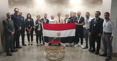 بعثة الاسكواش تصل القاهرة قادمة من الهند بعد التتويج ببطولة كأس العالم