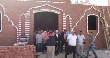 محافظ الوادى الجديد يتابع أعمال إحلال وتوسعة مسجد منطقة عمارات الكهرباء بالخارجة 