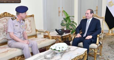 الرئيس السيسي يستقبل القائد العام للقوات المسلحة وزير الدفاع والإنتاج الحربى