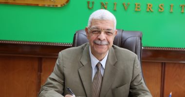 رئيس جامعة المنوفية في يناقش المستجدات ويعرض إنجازات الجامعة خلال الشهر
