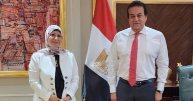 نقيب التمريض تناقش مع وزير الصحة تنشيط البورد العربي في مصر وتعميم ميثاق أخلاقيات المهنة