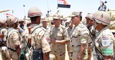 وزير الدفاع يشهد إجراءات تفتيش الحرب لإحدى تشكيلات الجيش الثانى الميدانى