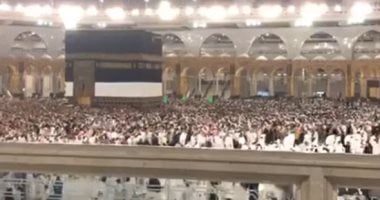 خشوع وخنوع.. بث مباشر لتليفزيون اليوم السابع من المسجد الحرام