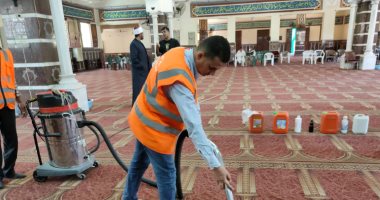 استمرار حملة النظافة بمساجد الإسماعيلية استعدادًا لصلاة عيد الأضحى.. صور