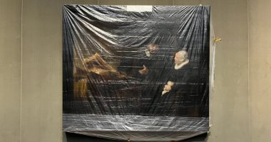 أمطار غزيرة تجبر متحف برلين على تغطية اللوحات.. أبرزها لوحة رامبرانت