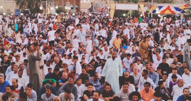 الآلاف يؤدون صلاة عيد الأضحى فى ساحة مسجد الميناء الكبير بالغردقة.. صور