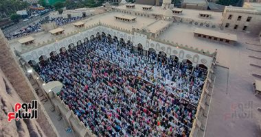 الآلاف يؤدون صلاة عيد الأضحى المبارك بالجامع الأزهر