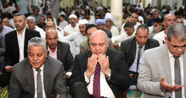 محافظ قنا يؤدى صلاة عيد الأضحى المبارك بمسجد سيدى عبد الرحيم القنائى
