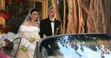 أخو العروسة.. فتحي عبد الوهاب يحتفل بزفاف شقيقته (فيديو وصور)