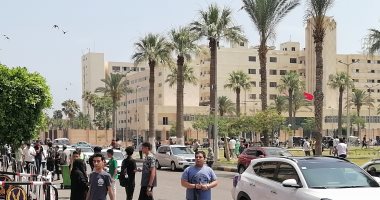 طلاب الثانوية العامة ببورسعيد: "امتحان الاستاتيكا حلو بس فيه تكات".. صور