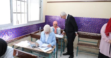 رضا حجازى يطمئن من طلاب الغردقة على مستوى امتحان الاستاتيكا