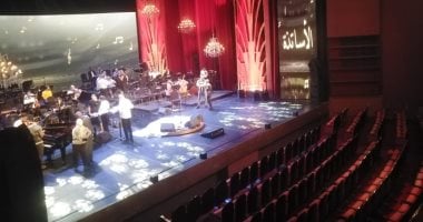 الاستعدادات النهائية لحفل مدحت صالح فى دار الأوبرا .. صور 