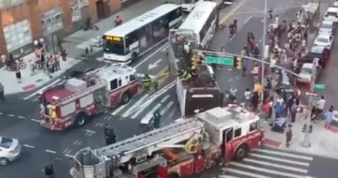 إصابة أكثر من 80 شخصا إثر تصادم حافلتين فى نيويورك.. فيديو