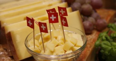 سويسرا تستورد الجبن لأول مرة رغم شهرتها بأصنافها العالمية.. اعرف السبب