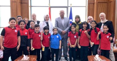 محافظ السويس يلتقى طلاب المدرسة المصرية اليابانية بالمحافظة