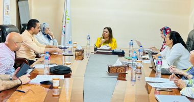 إيمان كريم تناقش نظام التعليم الدمجى مع خبراء وزارة التربية والتعليم