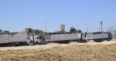 محافظ بورسعيد: إنشاء ساحة انتظار للشاحنات لتحقيق السيولة المرورية 