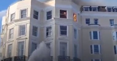 اندلاع حريق هائل بفندق عمره 200 عام فى بريطانيا.. فيديو