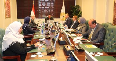 وزير التنمية المحلية يتابع معدلات تنفيذ المشروعات التنموية بالقاهرة والجيزة