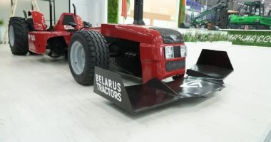 شركة بيلاروسية تبتكر تصميم سيارة Formula 1 جديدة مستوحى من الجرارات.. صور