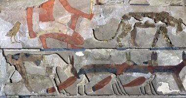 صياد يجلس بجانبه نمر.. هكذا كان يصطاد المصرى القديم والدليل جدارية أثرية