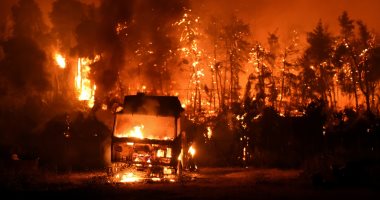 بريطانيا ترسل فريق انتشار سريع إلى اليونان بسبب حرائق الغابات