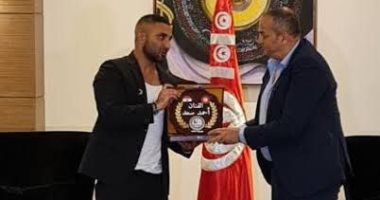 نقيب المهن الموسيقية بتونس لتليفزيون اليوم السابع: أحمد سعد أول مطرب مصري يحصل على بطاقة شرفية