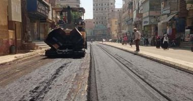رفع كفاءة ورصف 6 طرق بمدينة ملوى جنوب المنيا
