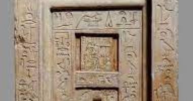 ما السر وراء بناء أبواب وهمية داخل المقابر المصرية القديمة؟